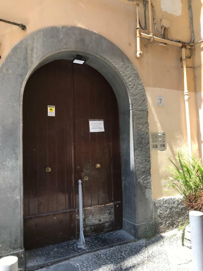 فندق نابوليفي  La Casa Di Flo المظهر الخارجي الصورة